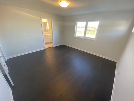 For Lease - 1041 Speedvale Court, Kanata, Ontario - Photo 5