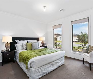 Stylish Family Living in a Prime Clyde North Location! - Photo 5