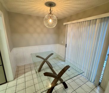 For Lease - 9 Upwood Place, Brampton, Ontario - Photo 2