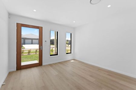 LUXURY LIVING - Photo 4