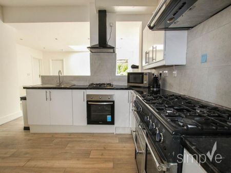 1 bedroom in a house share to rent - Photo 5