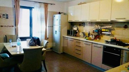 Vilă eleganta Sânpetru / Curte generoasă - Fotografie 4