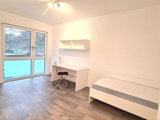 Helles voll möbliertes 1-Zimmer-Apartment direkt am S/U Bahnhof Lichtenberg !!! - Photo 1