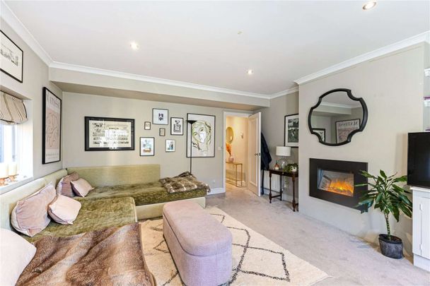 A lovely two bedroom first floor apartment situated in Fulham - Photo 1