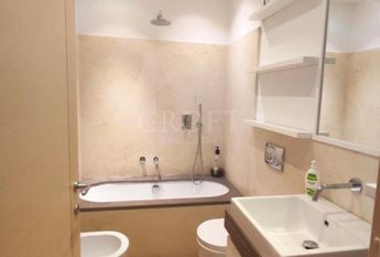 Parioli-Piazza delle Muse: Restored 3 bedroom, 3 Bath, spacious living, kitchen, balcony, near park, master bed & 2 single bedrooms. Ref 1045