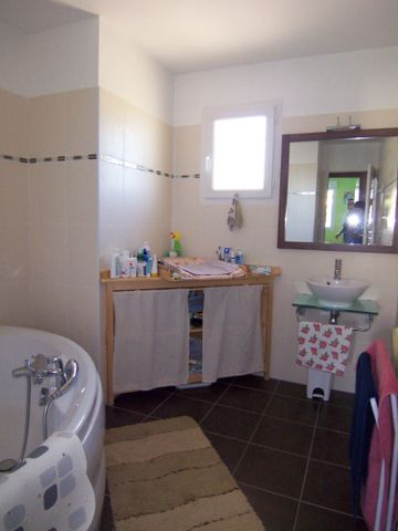 Location Maison 4 pièces 103m² - Photo 2