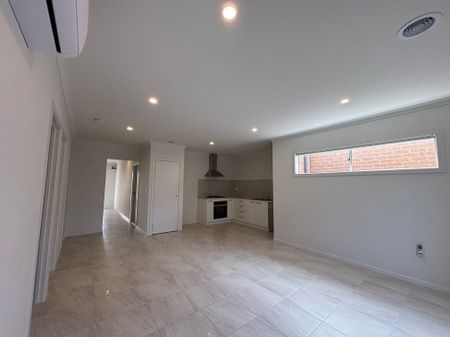 Contemporary Comfort with Modern Appeal - Photo 2