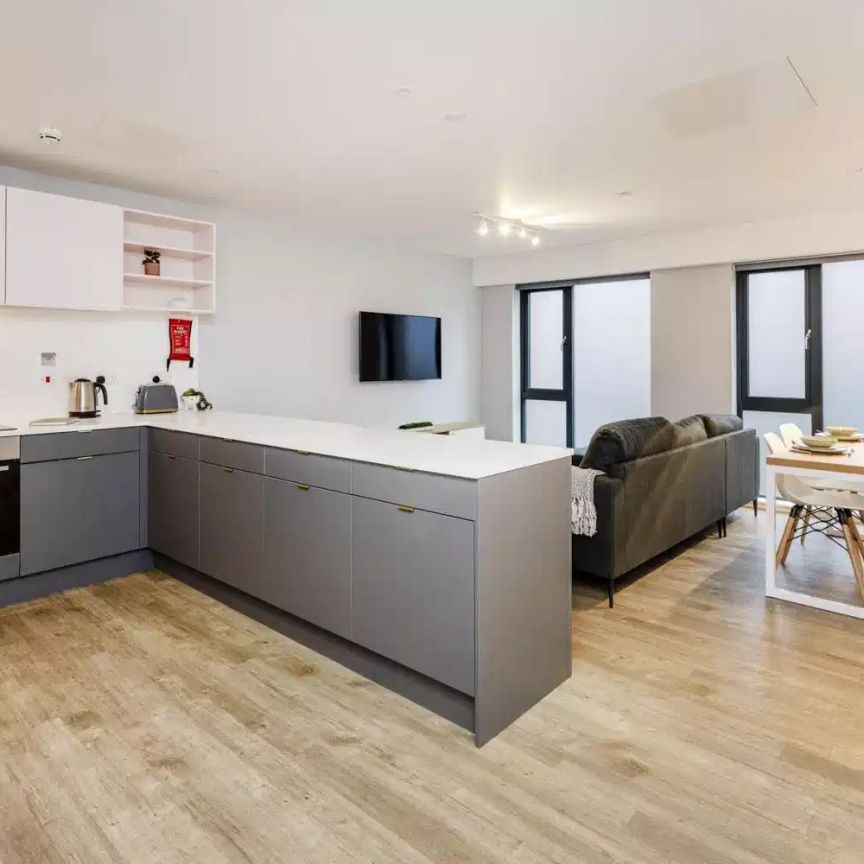 4 Bedroom Standard - Photo 1