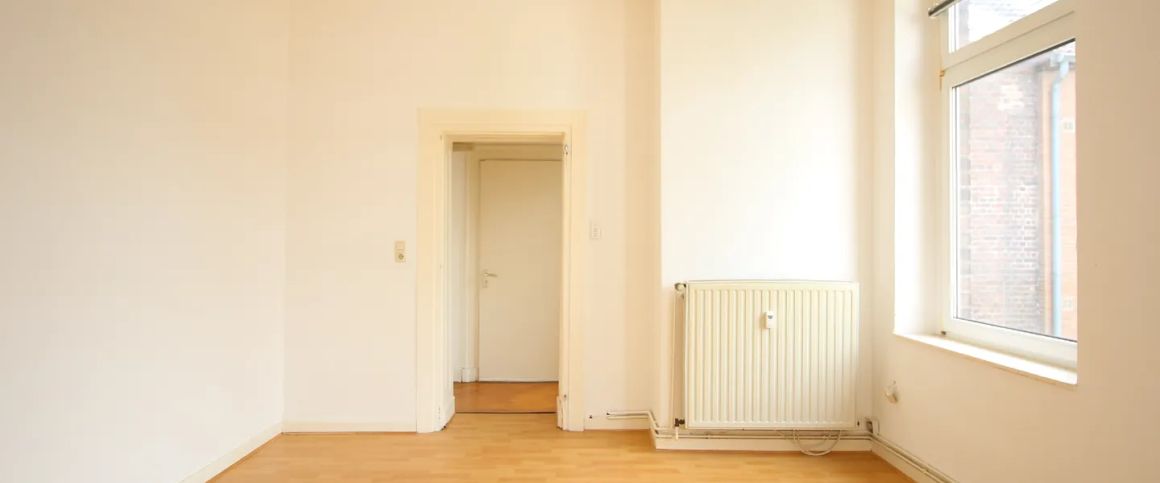 STUDENTEN AUFGEPASST! GEMÜTLICHES APARTMENT NAHE DES KREFELDER AMTSGERICHTS ZU MIETEN! - Photo 1