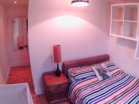 3 Bed Terraced House, Hopedale Road, SE7 - Photo 4