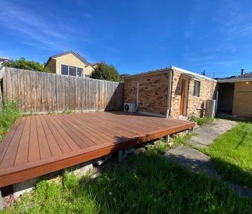 Glen Waverley - Photo 2