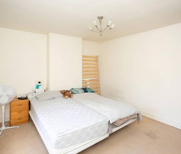 3 bedroom terraced house to rent - Photo 6