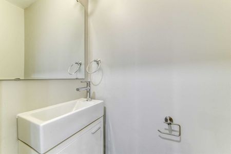 For Lease - 39 Aveline Crescent, Toronto, Ontario - Photo 4