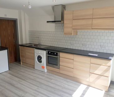 Broadbent Avenue, Latchford, Warrington, WA4 1PX - Photo 4