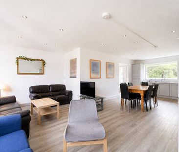 8 bedroom semi-detached house to rent - Photo 1