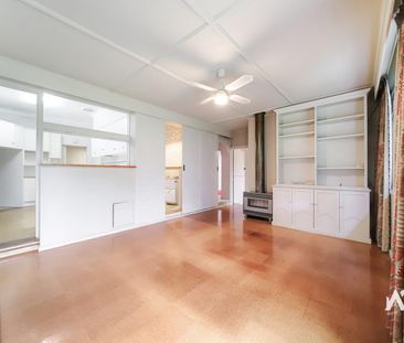 Spacious Family Home with Large Backyard - Photo 2