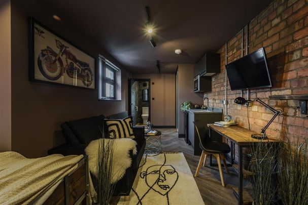 1 bedroom in a house share to rent - Photo 1