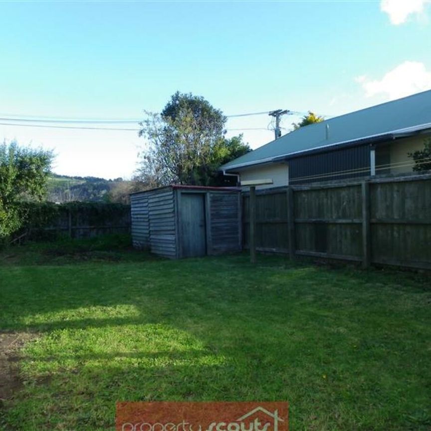 3 bedroom in Woolston - Photo 1