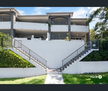 Spacious 2 Bedroom Apartment with Courtyard Moments from Indooroopi... - Photo 3