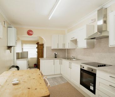 4 bedroom terraced house to rent - Photo 2