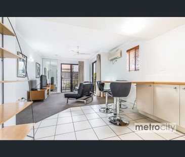 4/49 Russell Street, South Brisbane, Qld 4101 - Photo 3