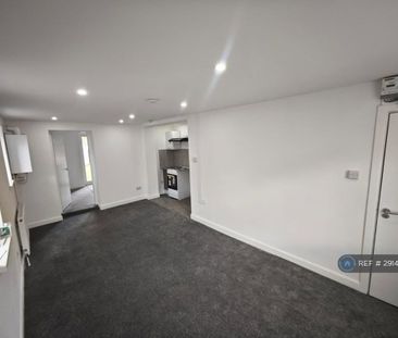 2 bedroom maisonette to rent - Photo 1