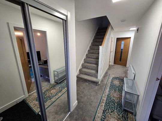 3 bedroom semi-detached house to rent - Photo 1