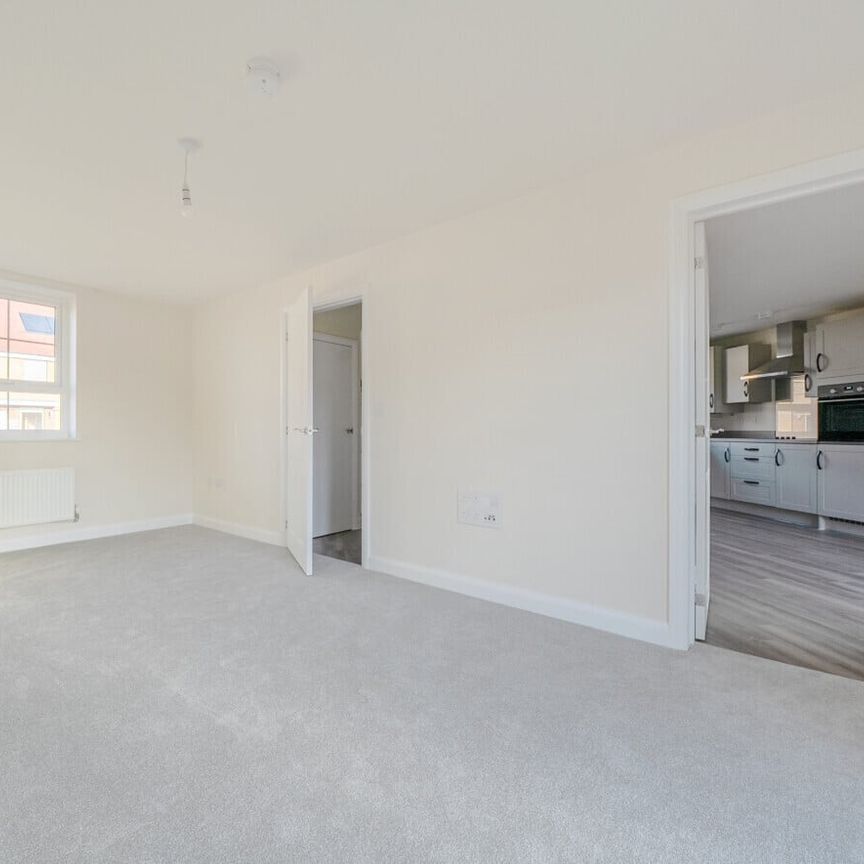 Southwold Drive, Peterborough, Hampton Beach - Photo 1