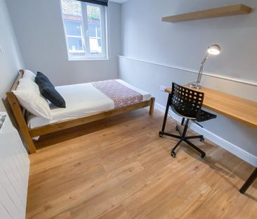 8 bedroom flat to rent - Photo 2