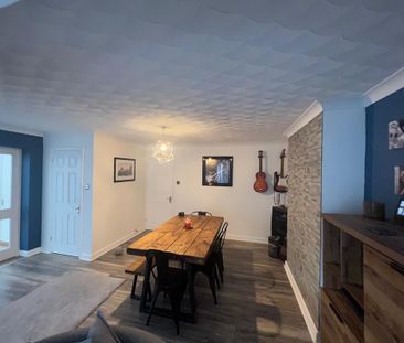 3 bedroom semi-detached house to rent - Photo 6