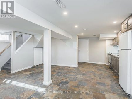 72B DUNNING AVENUE - Photo 2