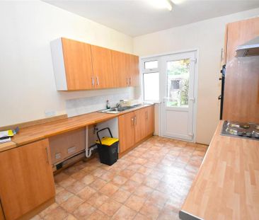 3 bedroom semi-detached bungalow to rent - Photo 1