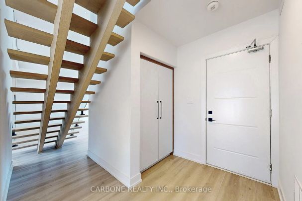 Detached Home For Lease | S9055434 - Photo 1