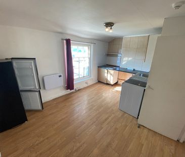 1 Bed Flat, Russell Square, BN1 - Photo 4