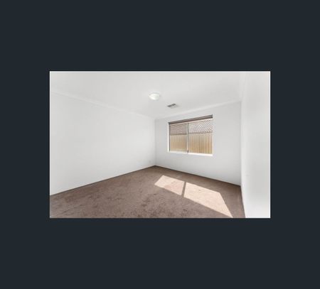 5 Goldfields Loop, Wandi, WA 6167 - Photo 2