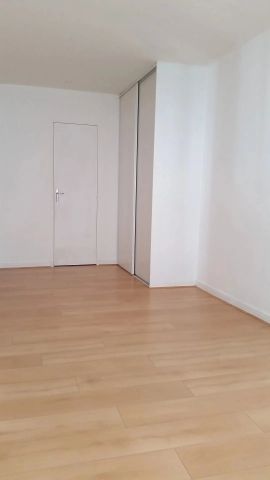 Location Appartement 3 pièces 63m² LA ROCHELLE 17000 - Photo 2