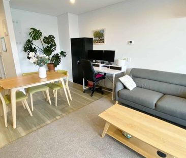 CITY CENTRE - CONVENIENT ONE BEDROOM APARTMENT - Photo 1