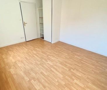 Location Appartement 2 pièces 55m² MULHOUSE 68100 - Photo 3