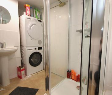 1 bedroom in a house share to rent - Photo 6