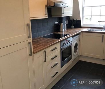 1 bedroom in a flat share to rent - Photo 3