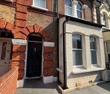 2 Bed Flat, Skelbrook Street, SW18 - Photo 2