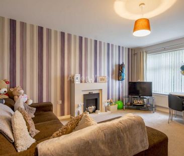 3 bedroom end of terrace house to rent - Photo 1