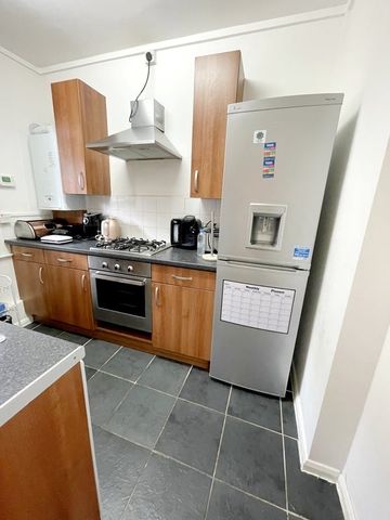 Room in a Shared House, Ramar House, E1 - Photo 3