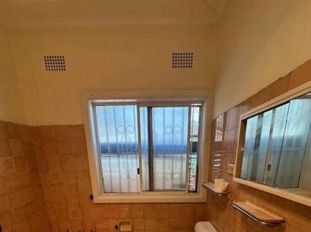 Three Bedroom home Neat & Tidy!!! - Photo 4