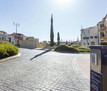 Furnished Coastal Luxury Villa with Private Mooring - Photo 3