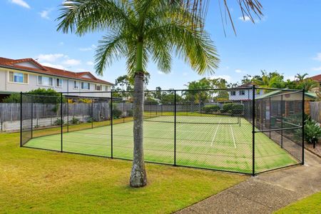 Unit 83 Lovely 2 bedroom townhouse in central Thorneside location - Photo 2