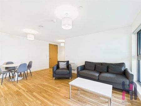 3 bedroom flat to rent - Photo 4