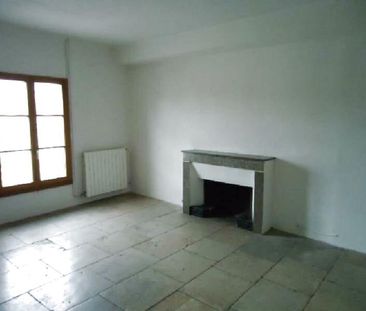 Écusson face Maison carrée - Photo 1