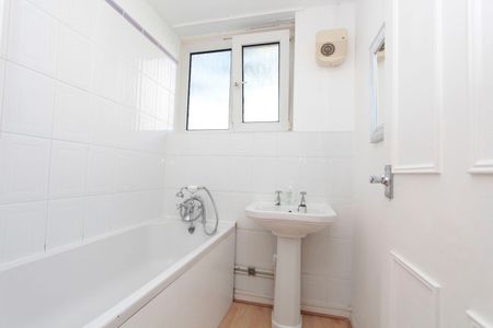 Room in a Shared Flat, Libra Road, E13 - Photo 3