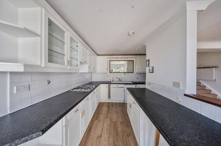 3 bedroom semi-detached house to rent - Photo 2